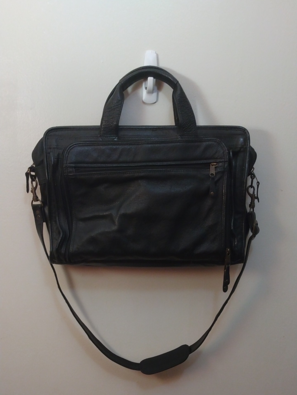 Avenues In Leather Black Full Grain Leather Soft Sided Briefcase/Messenger Bag